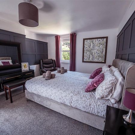 Large Country House With Garden, Outdoor Spa Area & Games Room With Hot Tub And Fire Pit Wigtown Buitenkant foto