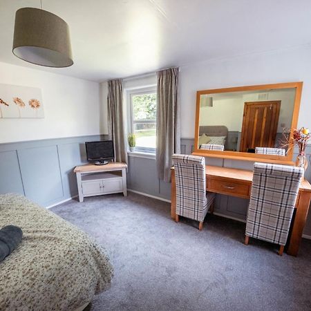 Large Country House With Garden, Outdoor Spa Area & Games Room With Hot Tub And Fire Pit Wigtown Buitenkant foto