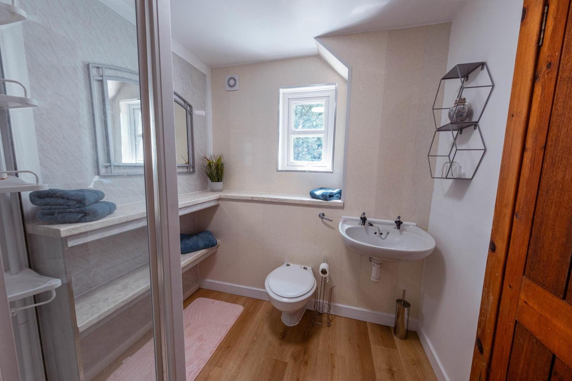 Large Country House With Garden, Outdoor Spa Area & Games Room With Hot Tub And Fire Pit Wigtown Buitenkant foto