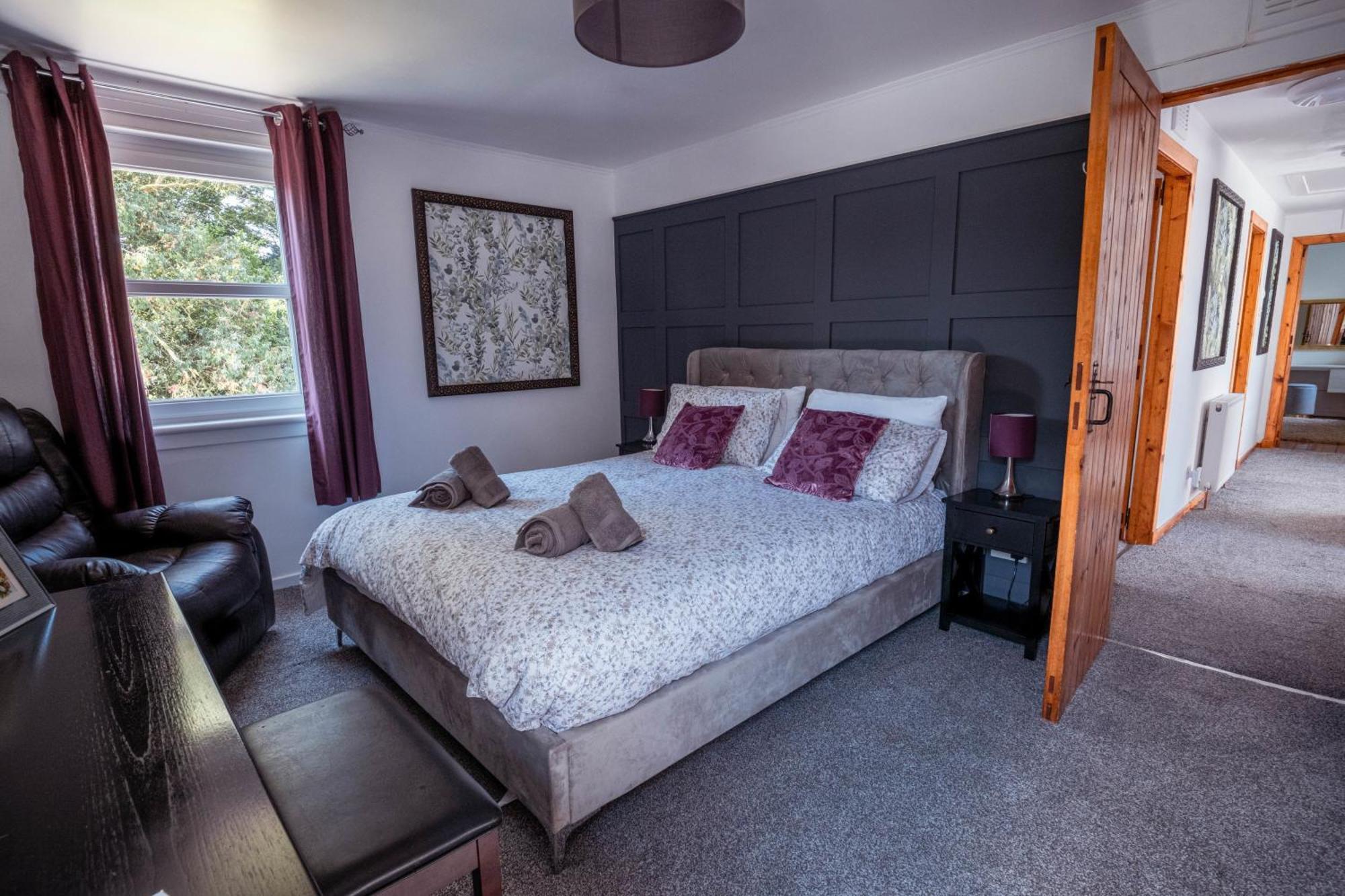 Large Country House With Garden, Outdoor Spa Area & Games Room With Hot Tub And Fire Pit Wigtown Buitenkant foto