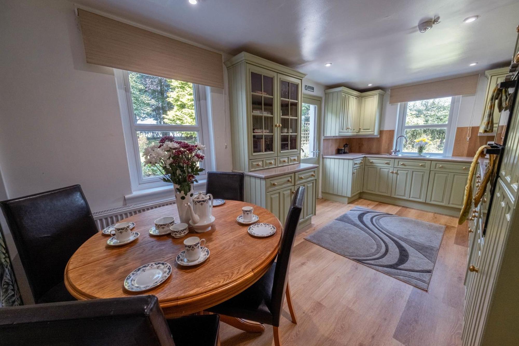 Large Country House With Garden, Outdoor Spa Area & Games Room With Hot Tub And Fire Pit Wigtown Buitenkant foto
